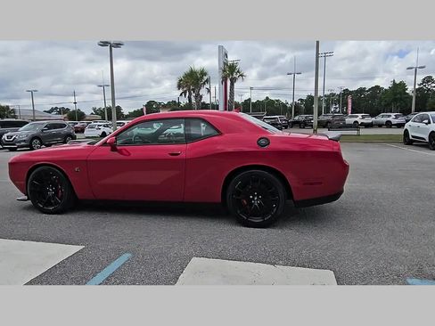 Used 2019 Dodge Challenger R/T Scat Pack w/ Shaker Package RWD image 26