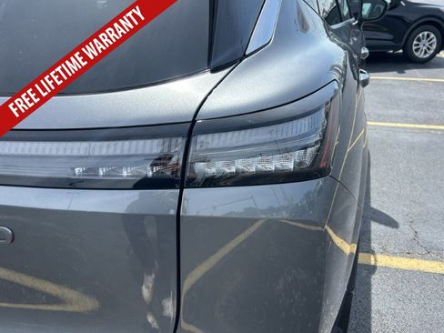 Used 2025 Nissan Murano SV AWD/4WD image 13