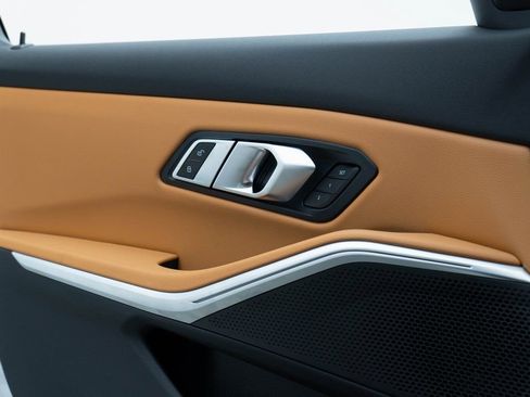 Used 2023 BMW 330i xDrive Sedan w/ Driving Assistance Package image 15