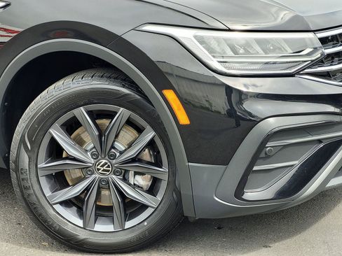 Certified 2023 Volkswagen Tiguan SE FWD image 5