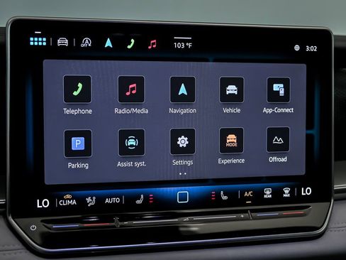Certified 2025 Volkswagen Tiguan SE w/ Panoramic Sunroof Package AWD/4WD image 12