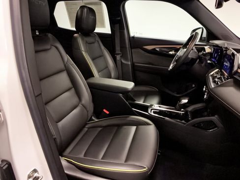 Used 2024 Chevrolet TrailBlazer ACTIV w/ Convenience Package AWD/4WD image 30