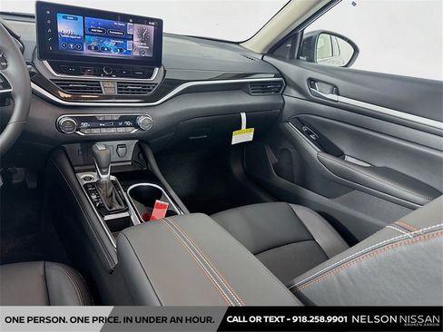 New 2025 Nissan Altima 2.5 SR image 23