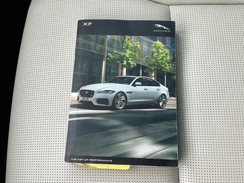 Used 2021 Jaguar XF R-Dynamic SE image 33