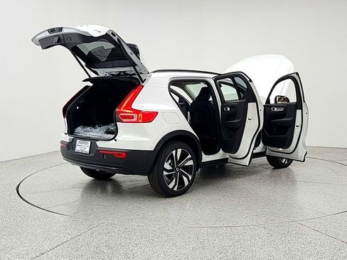New 2026 Volvo XC40 B5 Plus w/ Protection Package Premier AWD/4WD image 11