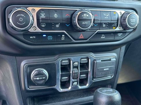 Used 2023 Jeep Wrangler Unlimited w/ Cold Weather Group AWD/4WD image 25