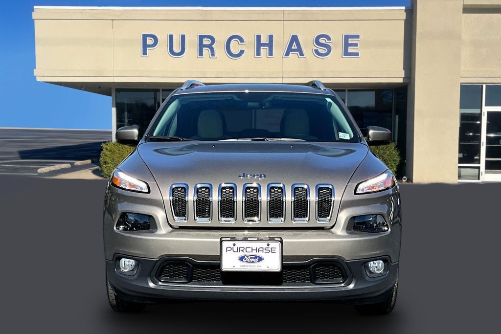 Used 2016 Jeep Cherokee Latitude w/ Comfort/Convenience Group FWD image 2