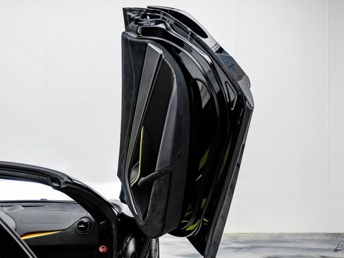 Used 2024 McLaren 750S Spider image 90