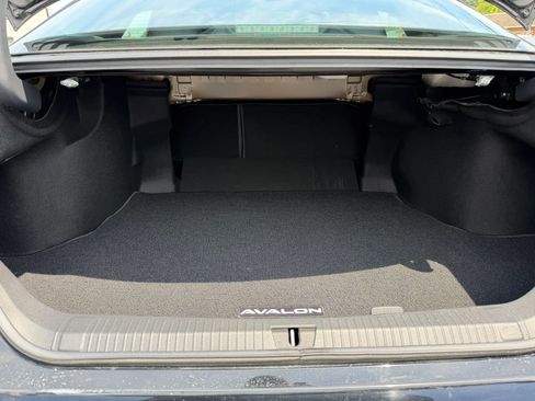 Used 2019 Toyota Avalon XLE FWD image 18
