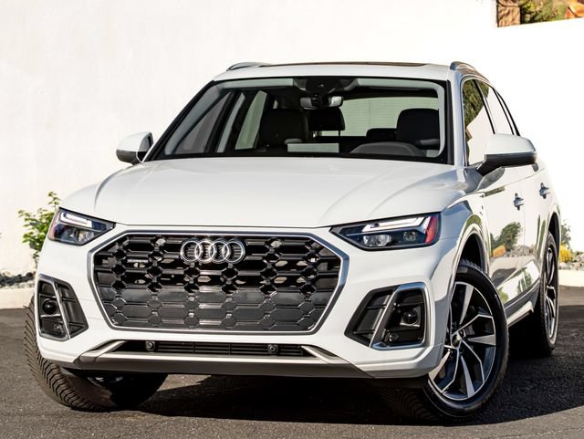 Used 2023 Audi Q5 2.0T Premium w/ Convenience Package AWD/4WD image 1