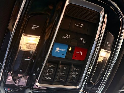 Used 2023 Jeep Grand Cherokee Summit w/ Luxury Tech Group V image 36