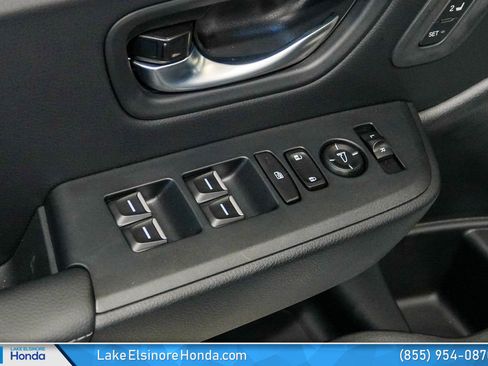 New 2025 Honda Pilot Touring image 12