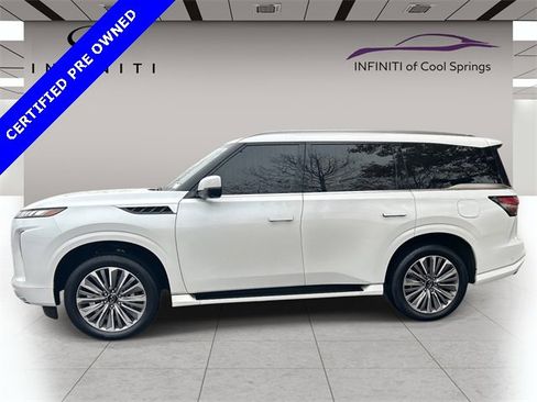Used 2025 INFINITI QX80 Sensory image 4