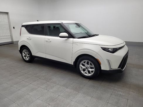 Used 2023 Kia Soul LX w/ LX Technology Package image 11
