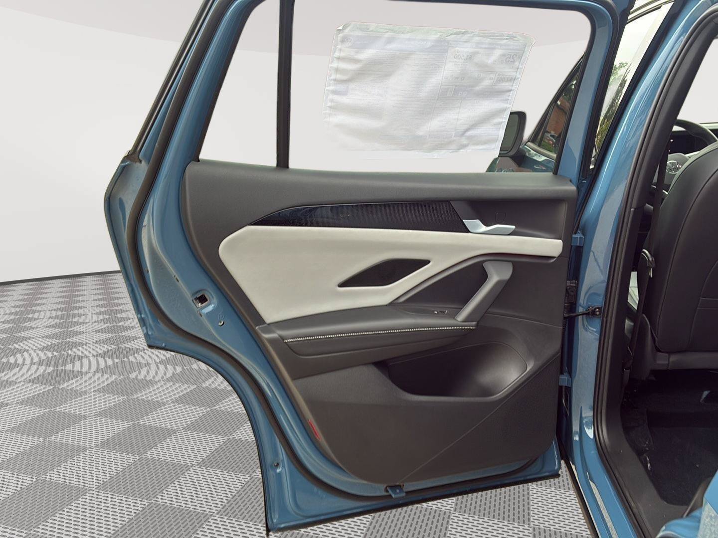 New 2026 Volkswagen Tiguan SE R-Line AWD/4WD image 25