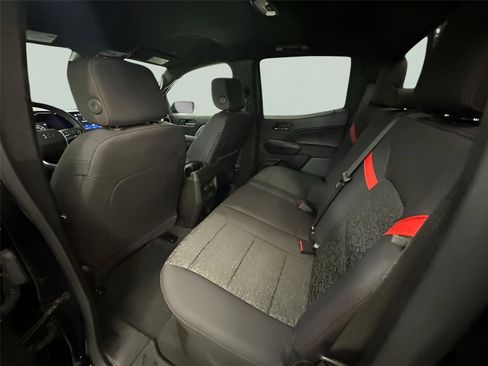 Used 2024 Chevrolet Colorado Z71 w/ Z71 Convenience Package 2 image 28