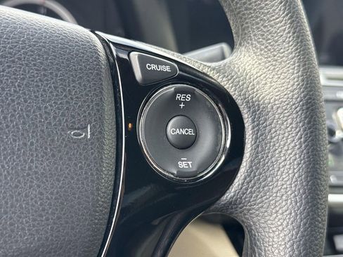 Used 2017 Honda Accord LX image 31