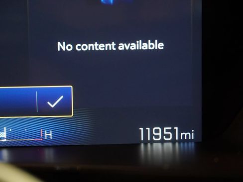 Used 2024 Chevrolet Colorado LT w/ LT Convenience Package II AWD/4WD image 4