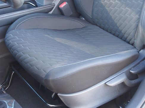 Used 2023 Nissan Kicks SV image 17