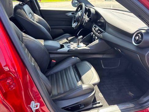 Used 2020 Alfa Romeo Giulia Ti Sport w/ Quick Order Package 22S Sport AWD/4WD image 25