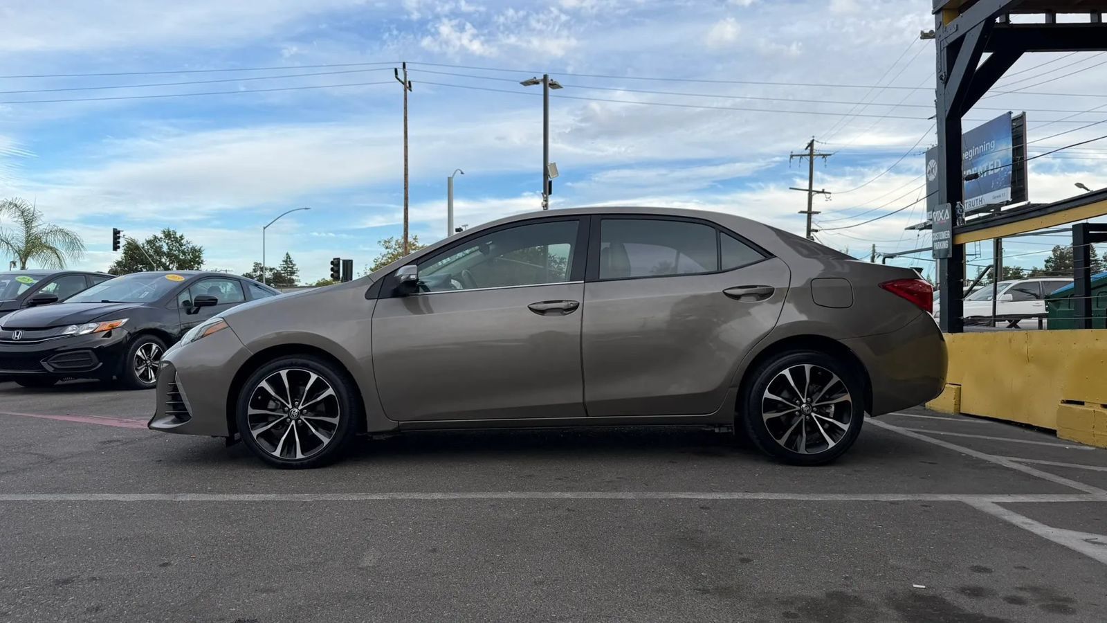 Used 2019 Toyota Corolla SE FWD image 8