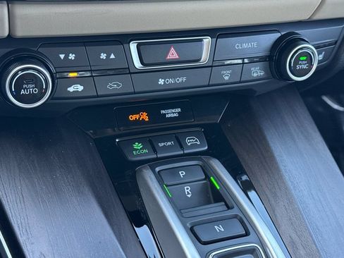 Certified 2020 Honda Clarity Plug-In Hybrid image 24