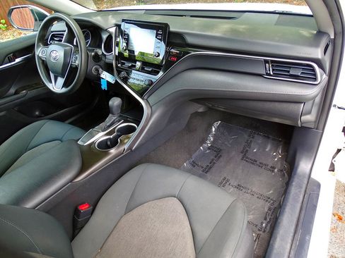 Used 2021 Toyota Camry LE FWD image 36