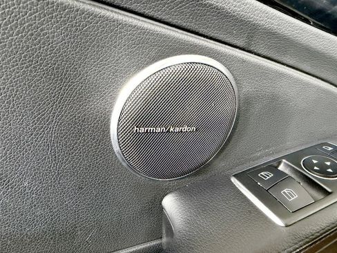 Used 2019 Mercedes-Benz SLC 300 image 32