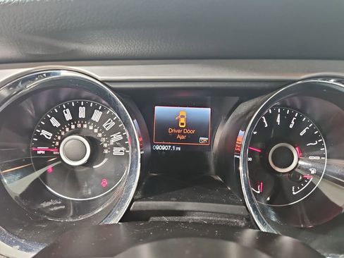 Used 2014 Ford Mustang Premium image 16