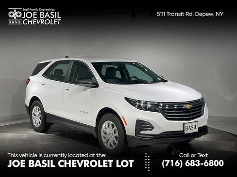 Used 2024 Chevrolet Equinox LS image 1