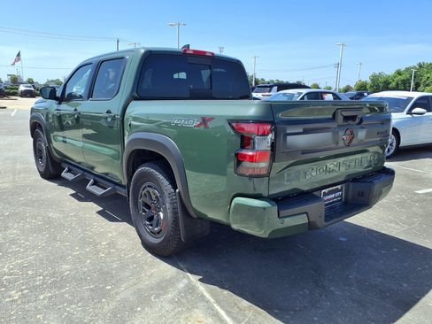 Used 2025 Nissan Frontier Pro-X RWD image 2