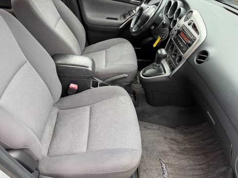 Used 2005 Toyota Matrix XR image 25