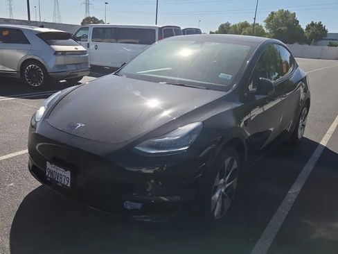 Used 2021 Tesla Model Y Long Range AWD/4WD image 3