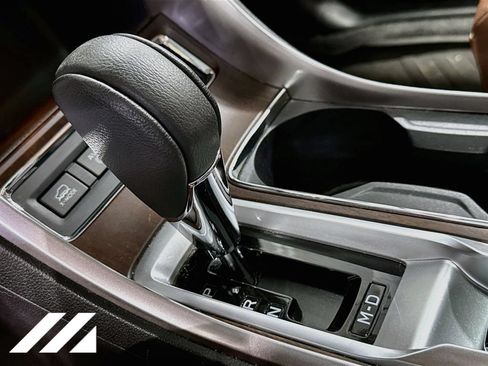 Used 2022 Subaru Ascent Touring AWD/4WD image 18