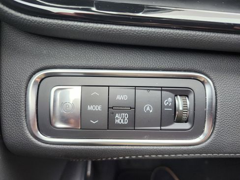 Used 2025 Buick Enclave Sport Touring image 16