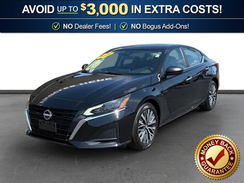 Used 2025 Nissan Altima 2.5 SV FWD image 1