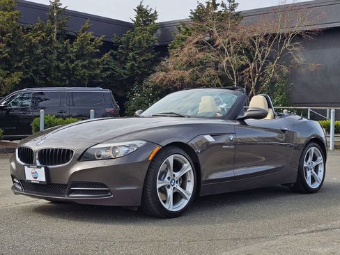 Used 2011 BMW Z4 sDrive30i image 3