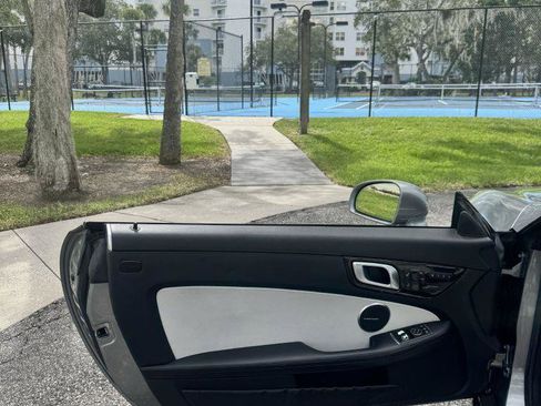 Used 2015 Mercedes-Benz SLK 250 image 15