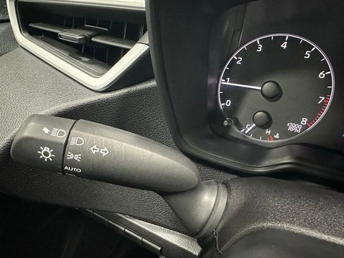 Used 2025 Toyota Corolla LE w/ LE Premium Package image 20