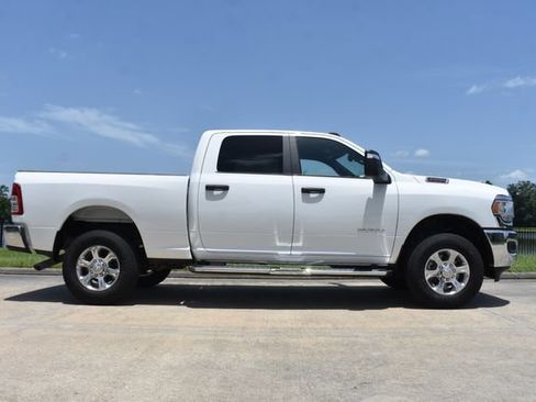 Used 2024 RAM 2500 Big Horn AWD/4WD image 3