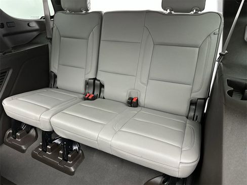 Used 2021 GMC Yukon SLT w/ SLT Premium Package image 23