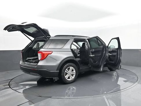 Used 2023 Ford Explorer XLT w/ Equipment Group 202A AWD/4WD image 31