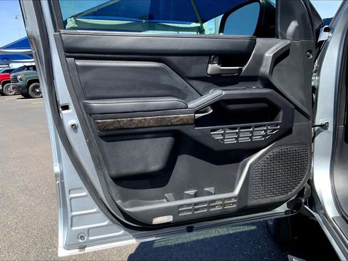 Used 2025 Toyota Tacoma Limited image 22