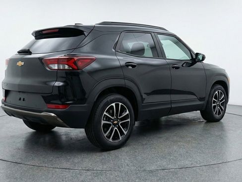 Used 2025 Chevrolet TrailBlazer LT image 9