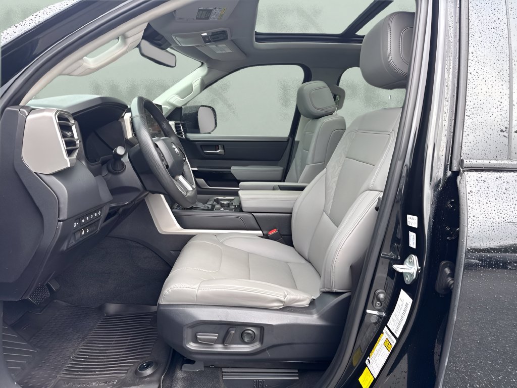 Used 2024 Toyota Tundra Limited AWD/4WD image 9