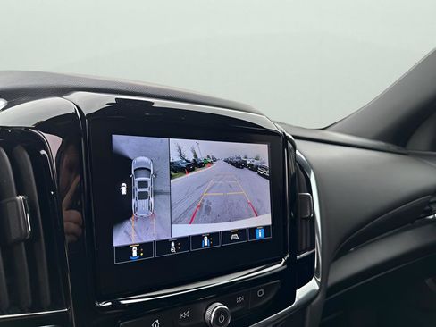 Used 2023 Chevrolet Traverse RS image 36