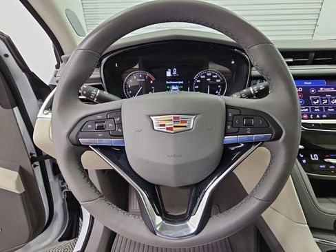 Used 2024 Cadillac XT6 Premium Luxury AWD/4WD image 27