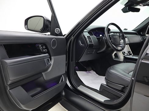 Used 2020 Land Rover Range Rover HSE image 33