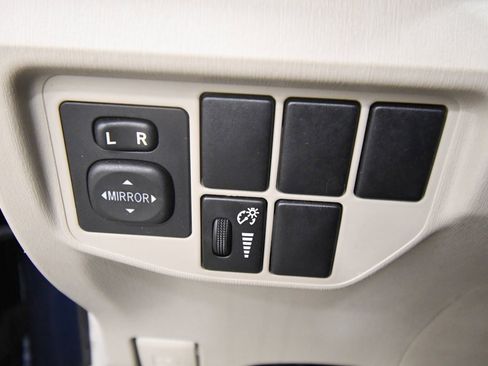 Used 2014 Toyota Prius Two image 15