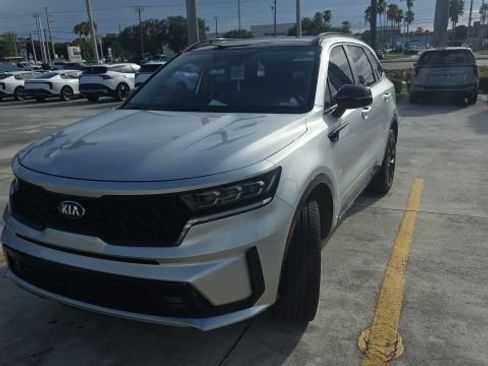 Certified 2021 Kia Sorento SX AWD/4WD image 3